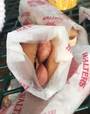 Walter's Hot Dogs by null