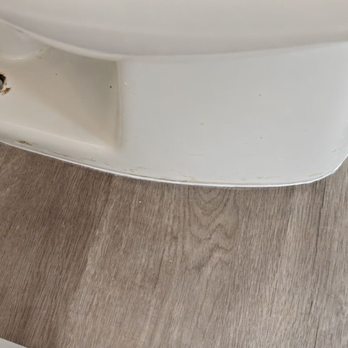 Lagares Floors and More - This is how the floor looks after it was done by a professional who knew what he was doing. - Flooring Near Me Lagares Floors and More - This is how the floor looks after it was done by a professional who knew what he was doing. - Flooring Near Me