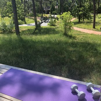 The Hampton Maid - Deck overlooking the property of Hampton Maid - Hotels Near Me - Hampton Bays, New York