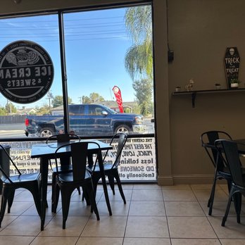 Roll Ice Cream & Sweets - About 5 tables to sit in! - Desserts Near Me - Delano, California Roll Ice Cream & Sweets - About 5 tables to sit in! - Desserts Near Me - Delano, California