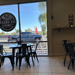 Roll Ice Cream & Sweets - About 5 tables to sit in!