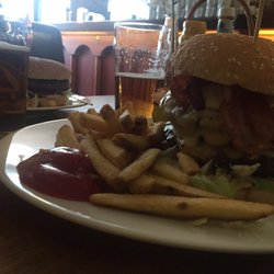 The Kings Arms - Awesome burgers! if you enjoy burgers, kings arms is the place to go to!