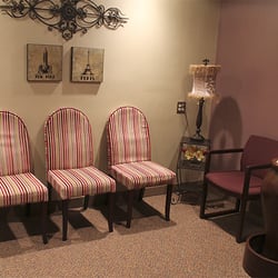 Regional Medical Imaging - RMI Villa Linde comfortable waiting room