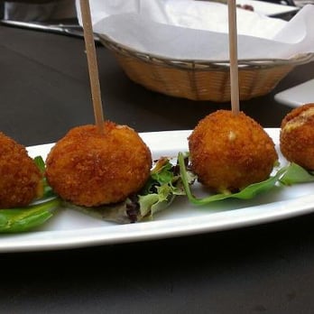 Far Bar - Haven't seen many pictures of the Fried Mac n Cheeseballs so here ya go...bon appetite! - Asian Fusion Near Me - Los Angeles, California