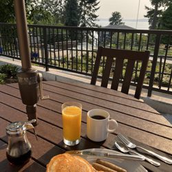 user provided Gerald’s Restaurant and Sky Lounge photo