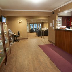 Sandwich Lodge & Resort - Front Desk