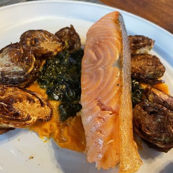 Truss Restaurant & Bar - Salmon - New American Near Me - Calistoga, California