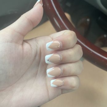 TL Nails & Glamour Spa - Nail Salons Near Me - Colonial Heights, Virginia