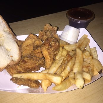 Harold's Chicken #14 - Chicken Shop Near Me - Chicago, Illinois Harold's Chicken #14 - Chicken Shop Near Me - Chicago, Illinois