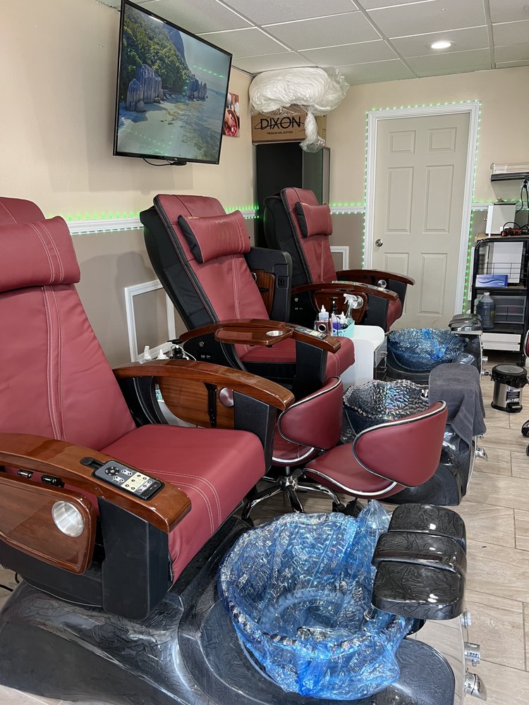 JOHNNY NAILS Request an Appointment 1026 Hudson Ave, Rochester, New