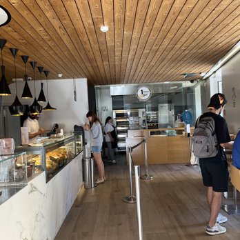 Pastelaria Santo António - Inside - Bakeries Near Me - Lisbon, 11