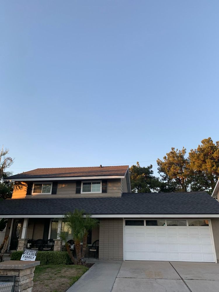 Slide of Hernandez Roofers