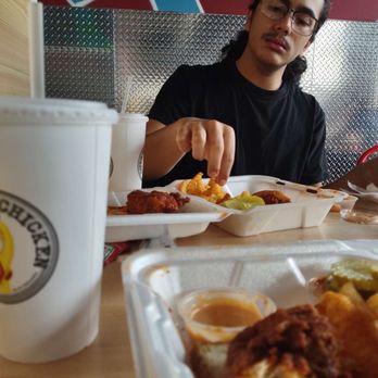 Dave's Hot Chicken - Halal Near Me - Dearborn, Michigan