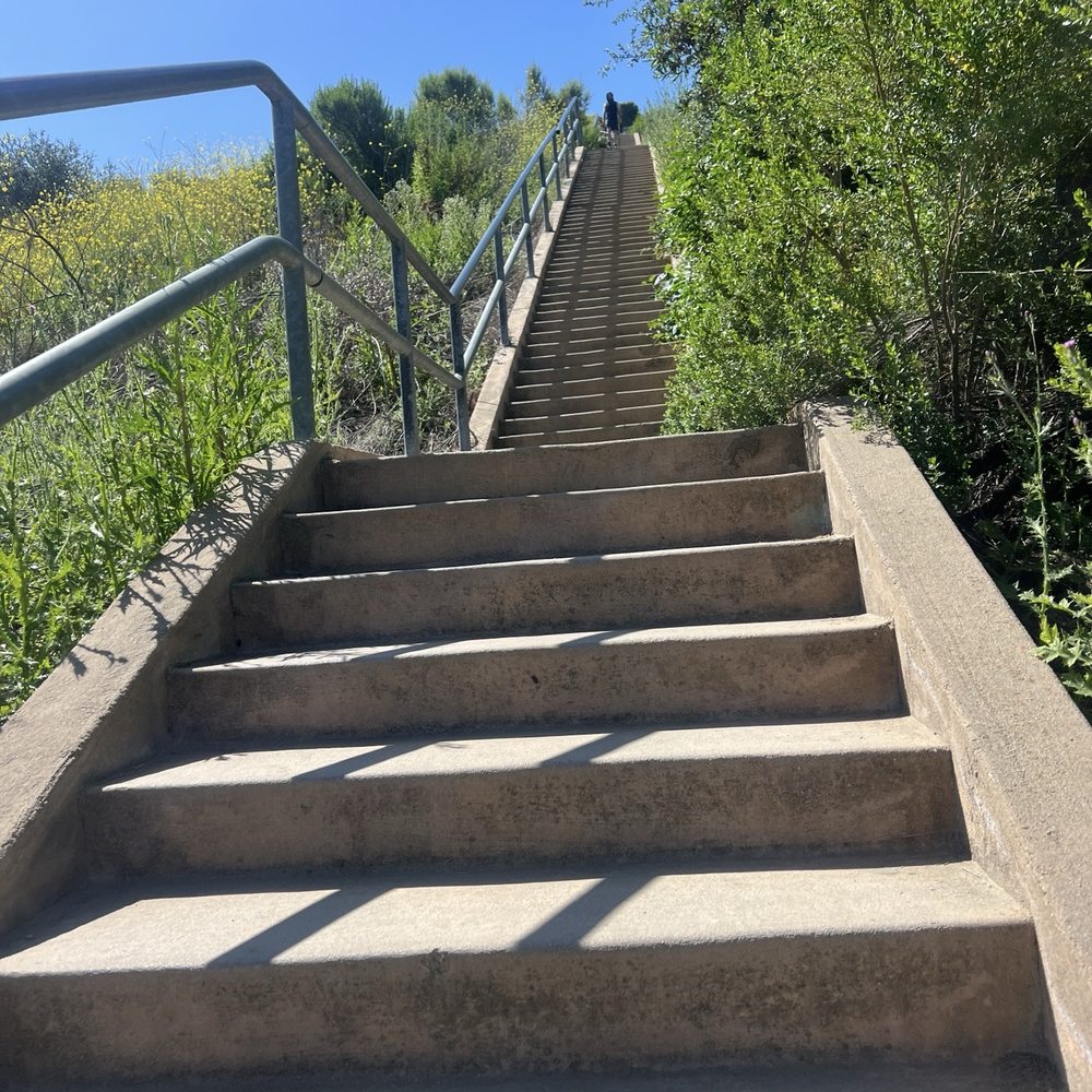 Calabasas Hidden Stairs - Hiking Near Me Calabasas Hidden Stairs - Hiking Near Me
