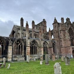 Rabbie's Tours - Melrose abbey