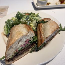 Braised beef sandwich (daily special)