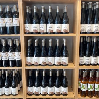 Arrowleaf Cellars - Wine bottles - Wineries Near Me - Lake Country, British Columbia Arrowleaf Cellars - Wine bottles - Wineries Near Me - Lake Country, British Columbia