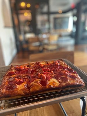 Emmy Squared Pizza: Green Hills by null
