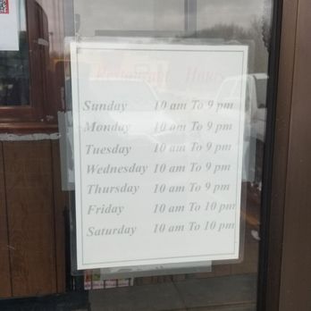 Mariscos El Quetzal - a sign in a window - Mexican Near Me - Memphis, Tennessee Mariscos El Quetzal - a sign in a window - Mexican Near Me - Memphis, Tennessee
