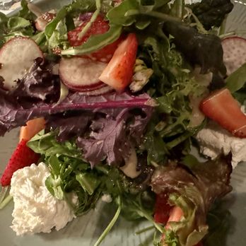 Bacchus Restaurant & Lounge - Farmhouse Salad - Lounges Near Me - Vancouver, British Columbia