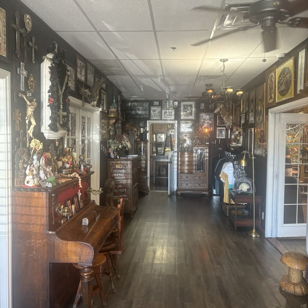 Storytellers Tattoo - Front entrance area - Tattoo Near Me - Las Vegas, Nevada Storytellers Tattoo - Front entrance area - Tattoo Near Me - Las Vegas, Nevada