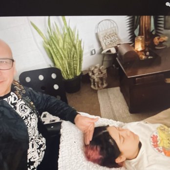 VIVEnow - *RED FLAG* This was on his tax page. Y que tiene que ver esto con su pagina de negocio? - Life Coach Near Me - Montebello, California