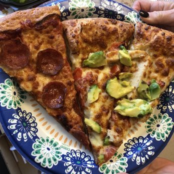 Lamppost Pizza - Pizza Near Me - Vista, California