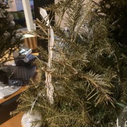 Christmas tree after 1 week.