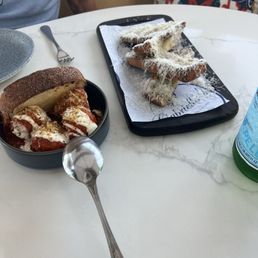 Meatballs and garlic bread.