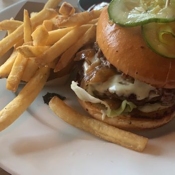 Howell's Kitchen and Bar - Pizza Near Me - Atlanta, Georgia