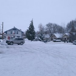 Tony's Sub Shop - Clearly can't afford to leave a car there for an hour before I needed to drive it to work with all one of these customers out here.