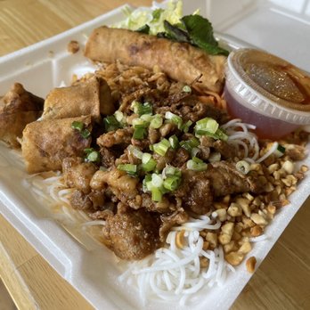 VN Pho - Delivery Grilled Pork Vermicelli bowl Special - Vietnamese Near Me - Hartford, Connecticut VN Pho - Delivery Grilled Pork Vermicelli bowl Special - Vietnamese Near Me - Hartford, Connecticut