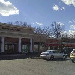 Banana Republic - Parking lot