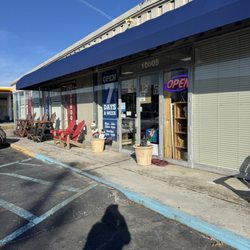 Top Key Market - Front of the store