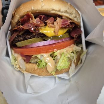 Frosty Fast 'N Fresh - The pastrami burger offered here is exceptional, and I consistently pair it with the mac & cheese bites. - Burgers Near Me - Bakersfield, California Frosty Fast 'N Fresh - The pastrami burger offered here is exceptional, and I consistently pair it with the mac & cheese bites. - Burgers Near Me - Bakersfield, California
