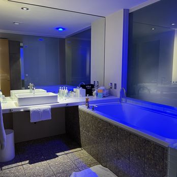 Hotel Valley Ho - Bathroom - Hotels Near Me - Scottsdale, Arizona Hotel Valley Ho - Bathroom - Hotels Near Me - Scottsdale, Arizona