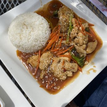 Clay Pot Restaurant - Spicy Broccoli with Chicken - Vietnamese Near Me - Waco, Texas