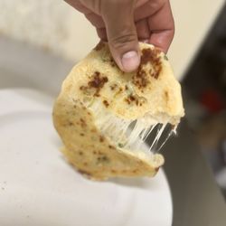 El Izote - Cheese pupusa