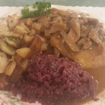 Schnitzel Platz - Jager Schnitzel with Red cabbage - German Near Me - Glendale Heights, Illinois Schnitzel Platz - Jager Schnitzel with Red cabbage - German Near Me - Glendale Heights, Illinois