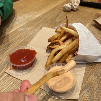 Swizzler Crispy Chicken + Smash Burgers - Spudz Ultimate Fry Sauce, fries - Burgers Near Me - Washington, DC, District of Columbia Swizzler Crispy Chicken + Smash Burgers - Spudz Ultimate Fry Sauce, fries - Burgers Near Me - Washington, DC, District of Columbia