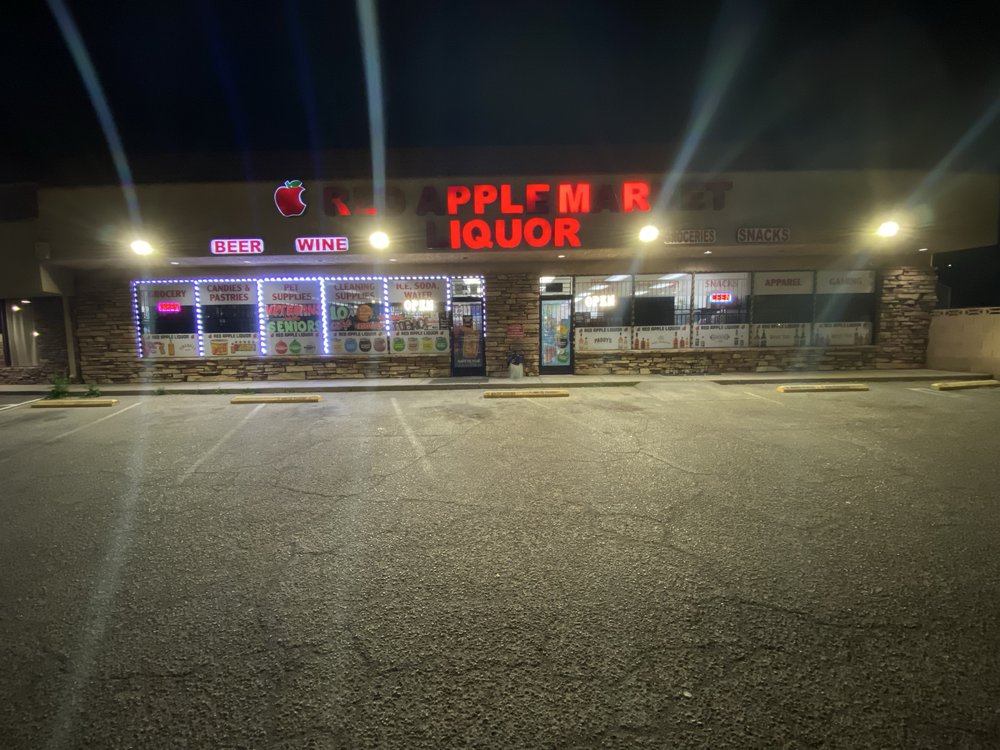 Red Apple Market & Liquor Logo