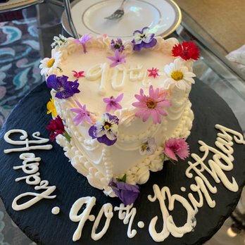 Lobby Lounge - The complimentary cake they gave us for my grandmother's birthday! - Venues & Event Spaces Near Me - Pasadena, California
