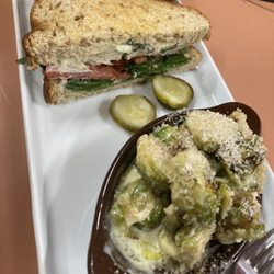 Candie's Firehouse - Caprese Sandwich