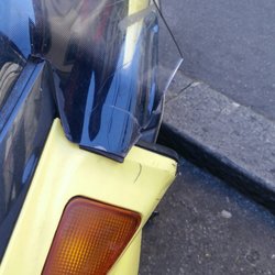 Alinari Rental - Broken windscreen.