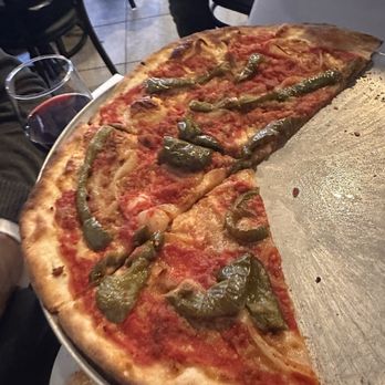Gianna's - Pizza with sausage onion and green peppers - Italian Near Me - Yonkers, New York