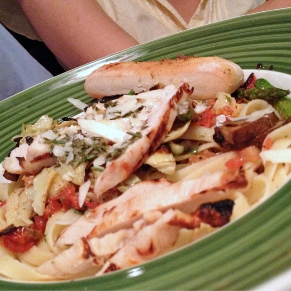 Applebee's Grill + Bar - Blackened chicken pasta $11.49: Spinach, bruschetta, and Alfredo sauce. - American Near Me - San Dimas, California Applebee's Grill + Bar - Blackened chicken pasta $11.49: Spinach, bruschetta, and Alfredo sauce. - American Near Me - San Dimas, California