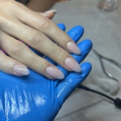 Les Fleurs Salon - Dipping manicure