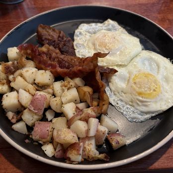 The Apple House - #1 - American Near Me - Linden, Virginia