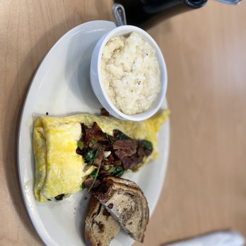 Eggs Up Grill - Build your own omelette with a side of grits and raisin toast. Amazing!!! - Breakfast & Brunch Near Me - Norfolk, Virginia