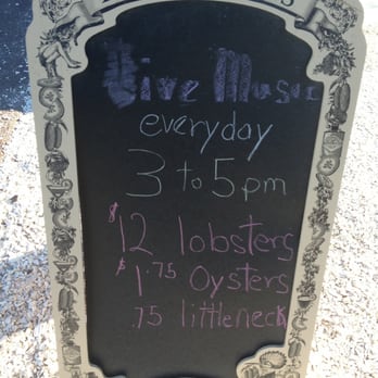 Pearl Restaurant - Seafood Near Me - Wellfleet, Massachusetts